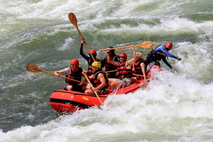 tourists on River Nile in Jinja